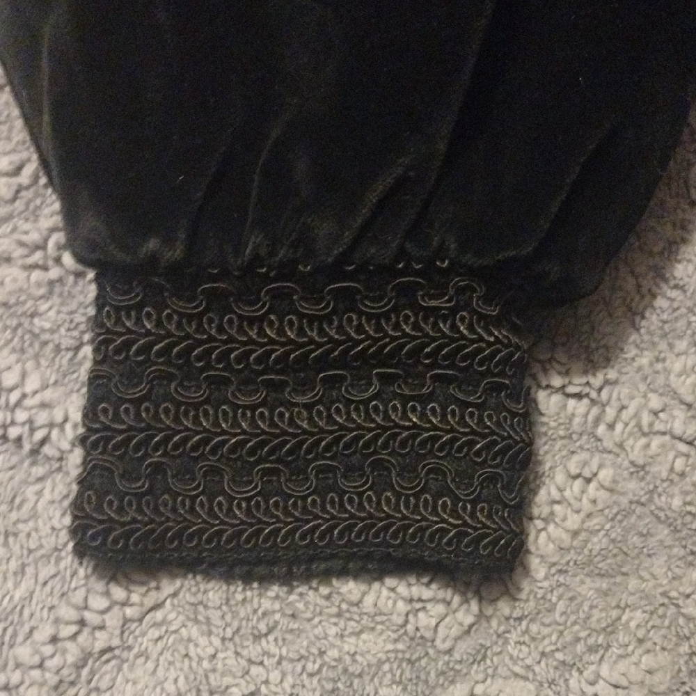 Vintage Luxurious Black Velvet Utility Jacket - Picture 10 of 12